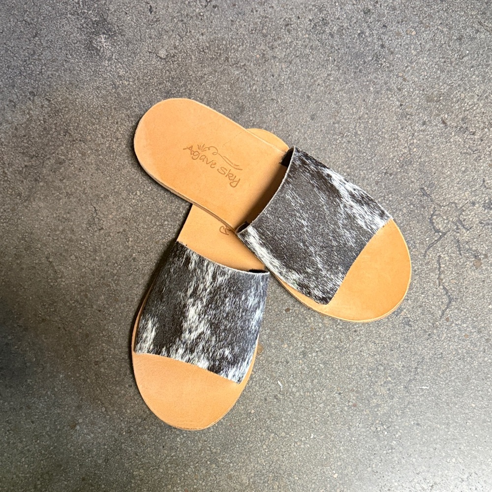 Haircalf Slide Sandals in Black & White with Tan Footbed
